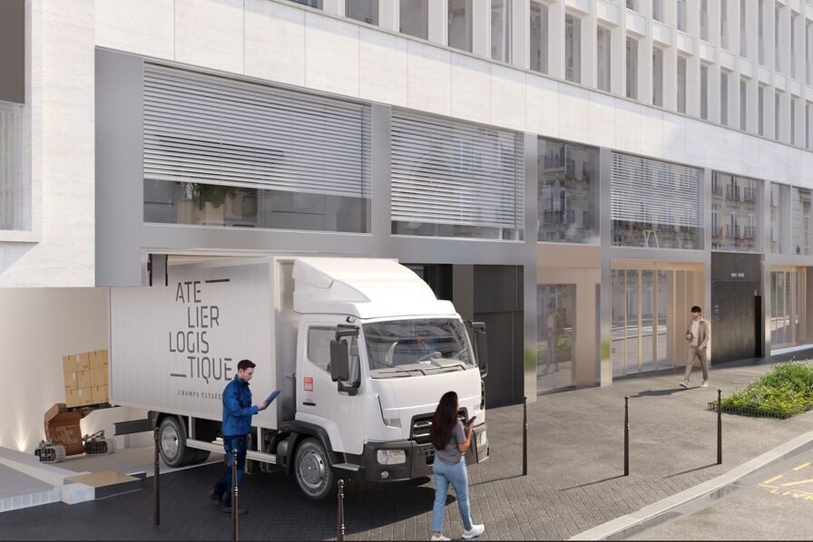 Illustration d'un camion de livraison stationné devant l'entrée de l'Atelier Logistique sur un trottoir parisien, avec des livreurs déchargeant des colis vers un accès souterrain discret intégré à la façade d'un immeuble moderne.