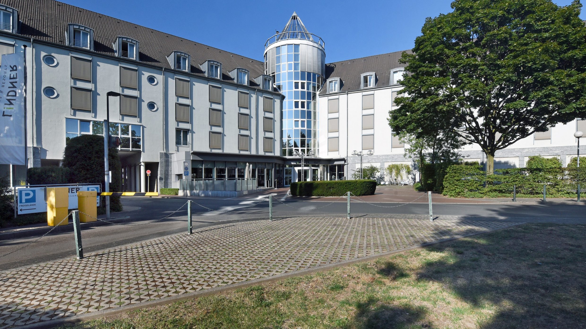 Duesseldorf_Unterrather_Str_Hotel_08