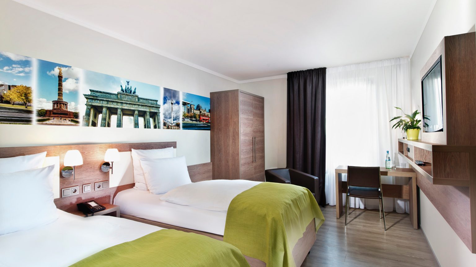 Best Western Berlin Guest Room